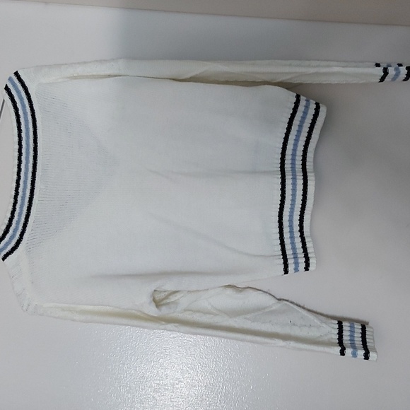 SHEIN Collegiate Cable Knit Sweater/V Neck/Cropped/Sz M/White/Blue/Black - Picture 8 of 8